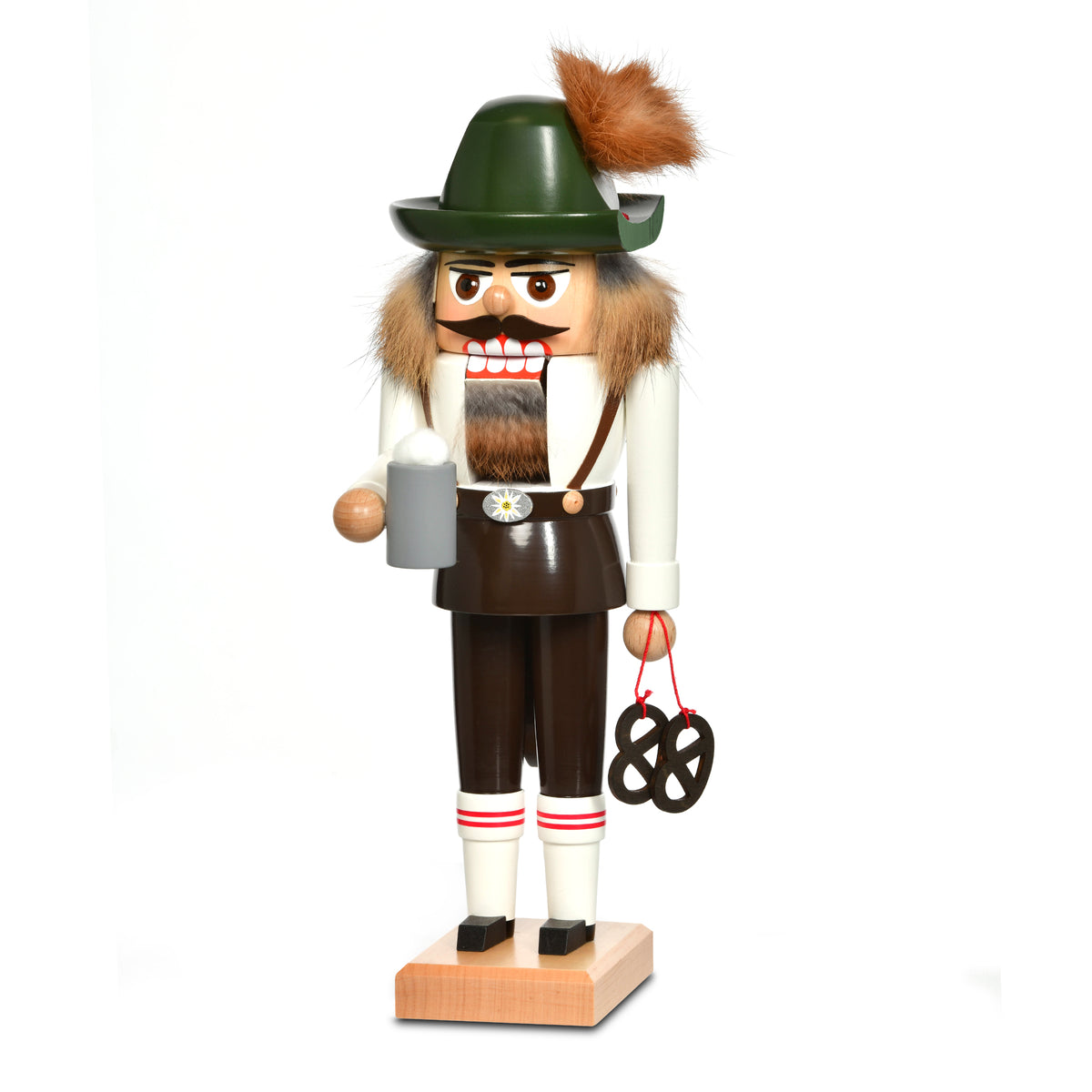 Originaler KWO Olbernhau Nussknacker Bayer (Art. 19308) aus Holz mit grünem Hut, einem Maßkrug Bier und zwei Miniatur-Brezeln – handgefertigte Volkskunst aus dem Erzgebirge.
