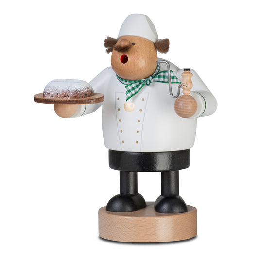 KWO Räuchermann Stollenbäcker Art. 21478 aus der Serie Die Dicken, handgefertigte Holzfigur aus dem Erzgebirge, mit weißer Bäckerjacke, Kochmütze und einem Stollen auf dem Tablett.